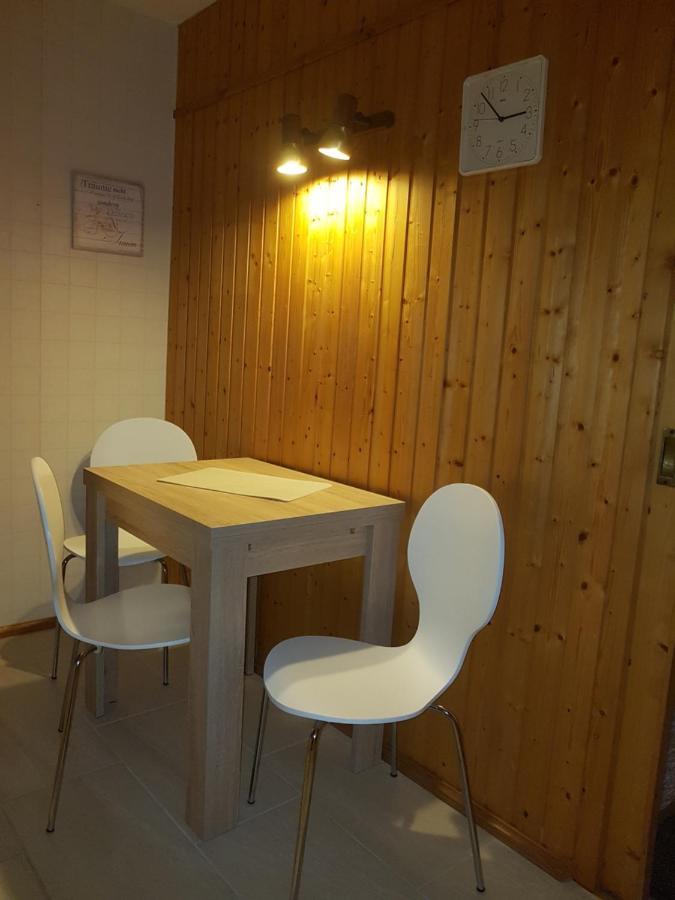 Pension Zum Weissen Hirsch Reitwein Exterior foto