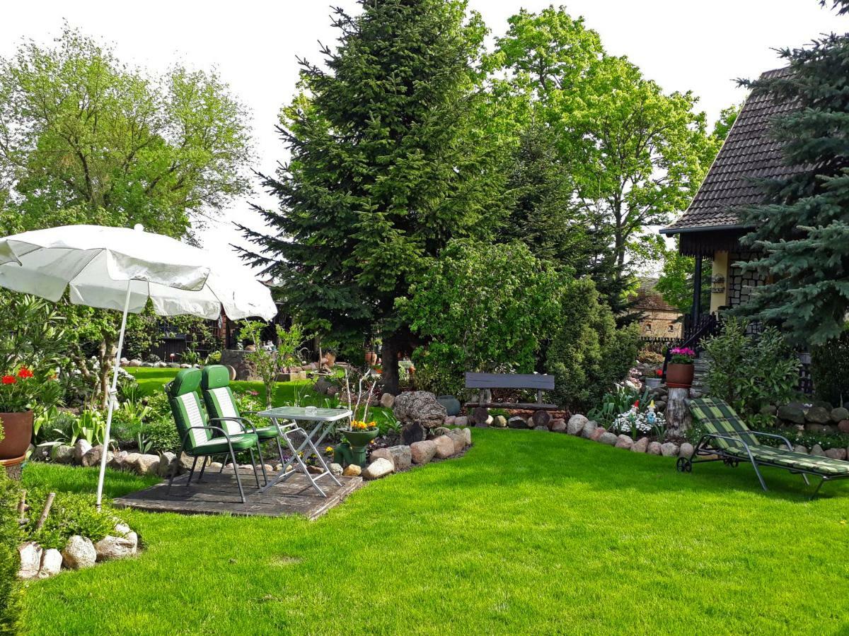 Pension Zum Weissen Hirsch Reitwein Exterior foto